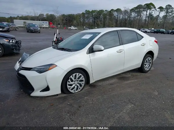5YFBURHE9KP862384 2019 TOYOTA COROLLA - Image 2