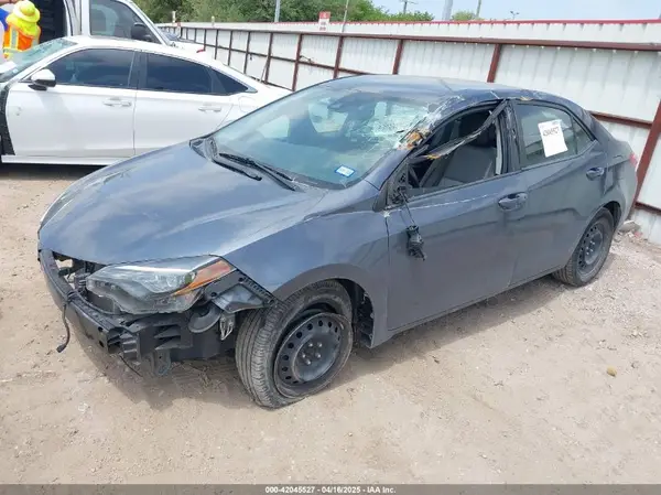 5YFBURHE9KP863275 2019 TOYOTA COROLLA - Image 2