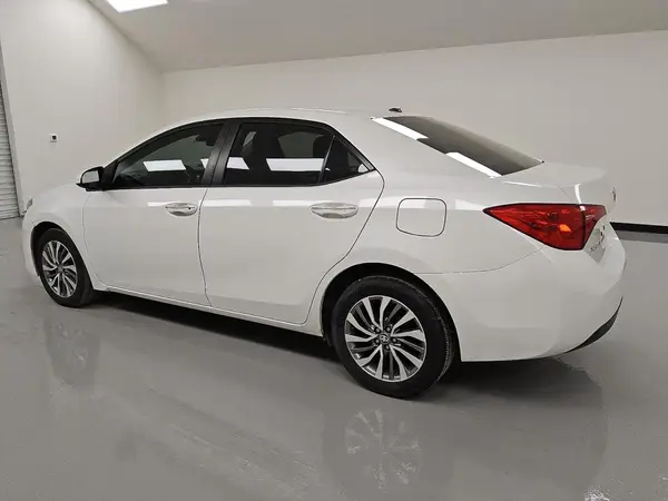 5YFBURHE9KP864068 2019 TOYOTA COROLLA - Image 2