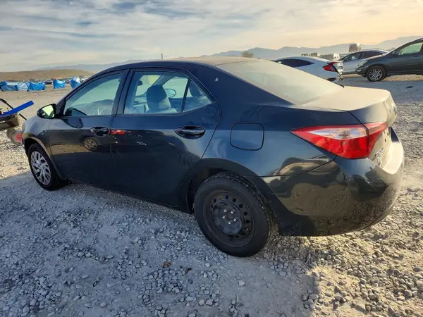 5YFBURHE9KP866158 2019 TOYOTA COROLLA - Image 2