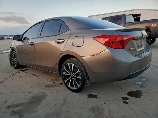 5YFBURHE9KP869724 2019 TOYOTA COROLLA - Image 2