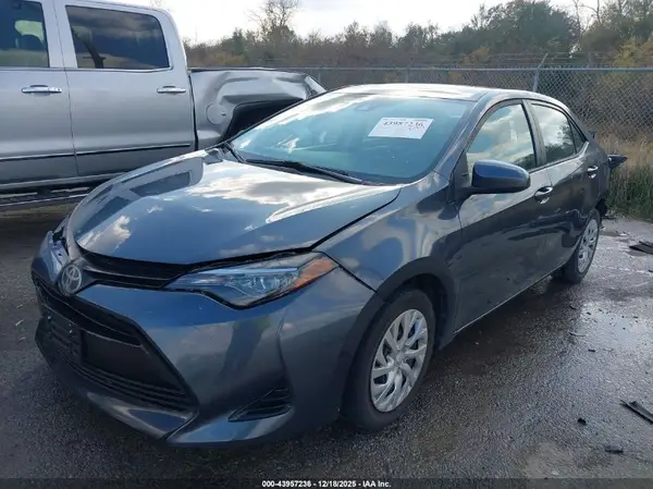 5YFBURHE9KP869870 2019 TOYOTA COROLLA - Image 2