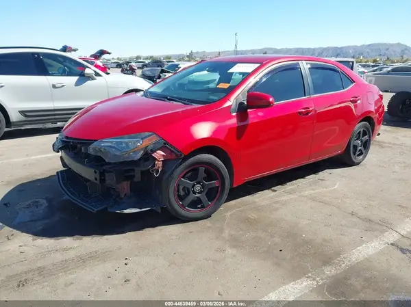 5YFBURHE9KP870792 2019 TOYOTA COROLLA - Image 2