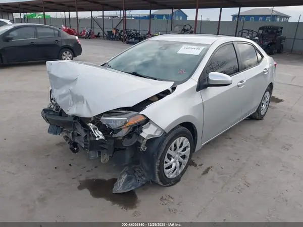 5YFBURHE9KP872235 2019 TOYOTA COROLLA - Image 2