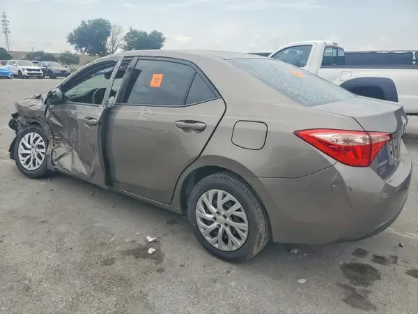 5YFBURHE9KP876446 2019 TOYOTA COROLLA - Image 2