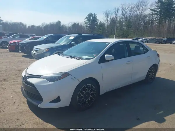 5YFBURHE9KP878682 2019 TOYOTA COROLLA - Image 2