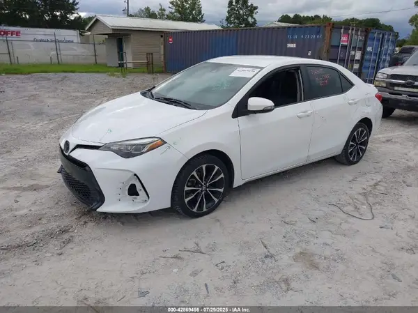 5YFBURHE9KP880545 2019 TOYOTA COROLLA - Image 2