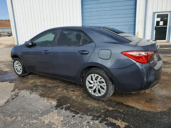 5YFBURHE9KP880948 2019 TOYOTA COROLLA - Image 2