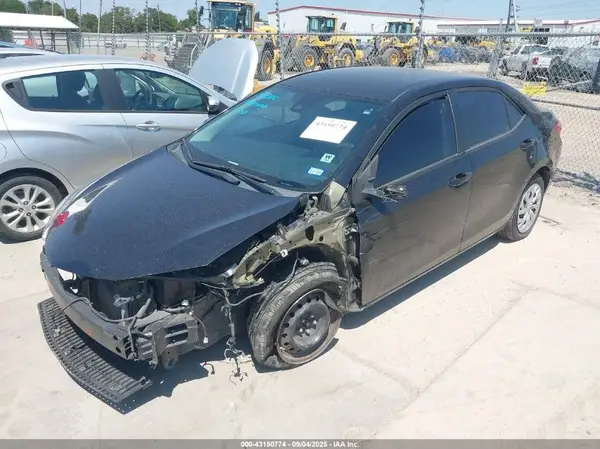 5YFBURHE9KP882909 2019 TOYOTA COROLLA - Image 2