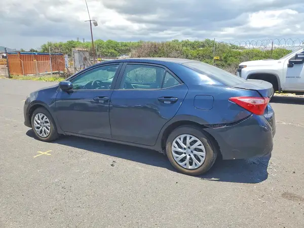 5YFBURHE9KP883073 2019 TOYOTA COROLLA - Image 2