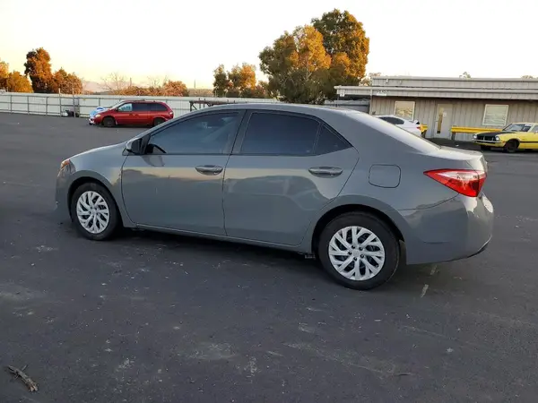 5YFBURHE9KP884773 2019 TOYOTA COROLLA - Image 2