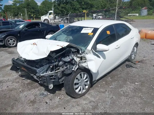 5YFBURHE9KP886961 2019 TOYOTA COROLLA - Image 2