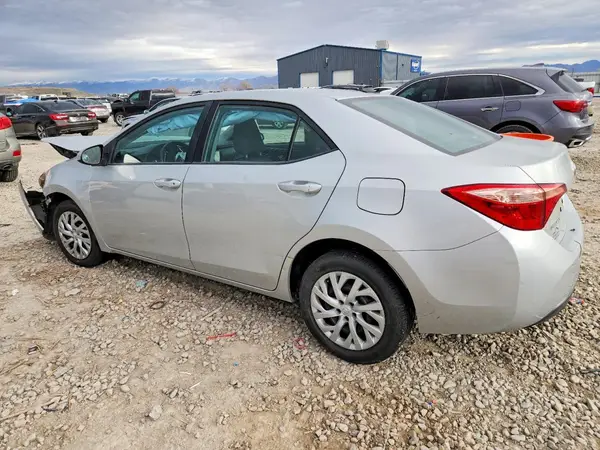 5YFBURHE9KP887544 2019 TOYOTA COROLLA - Image 2