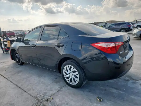 5YFBURHE9KP890878 2019 TOYOTA COROLLA - Image 2