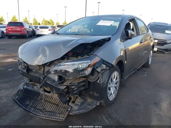5YFBURHE9KP891285 2019 TOYOTA COROLLA - Image 2