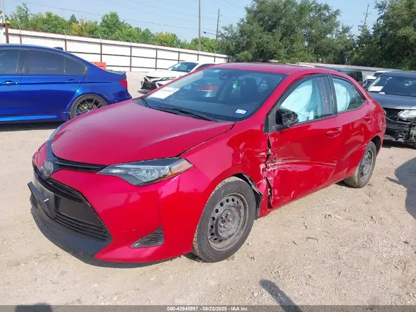5YFBURHE9KP893473 2019 TOYOTA COROLLA - Image 2