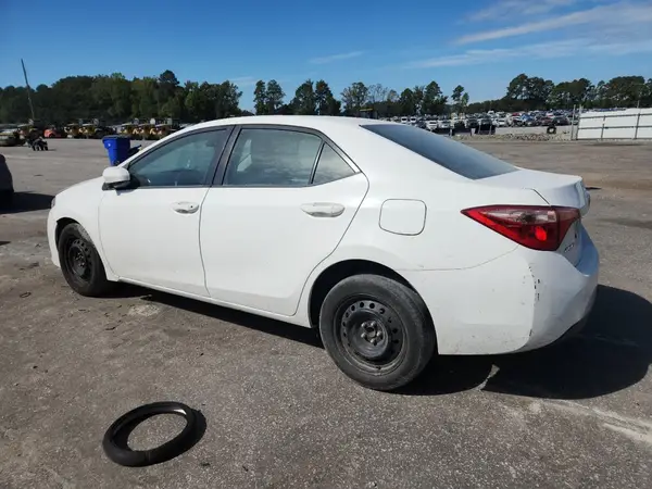 5YFBURHE9KP895756 2019 TOYOTA COROLLA - Image 2