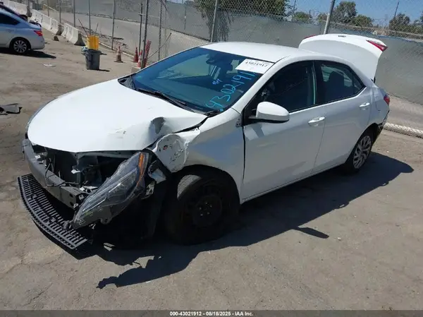 5YFBURHE9KP898222 2019 TOYOTA COROLLA - Image 2