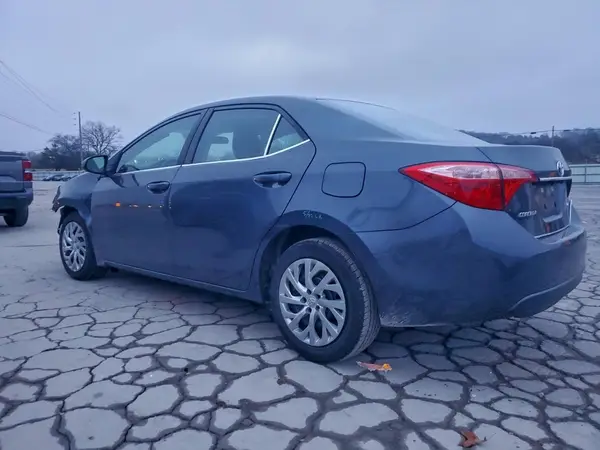 5YFBURHE9KP900793 2019 TOYOTA COROLLA - Image 2