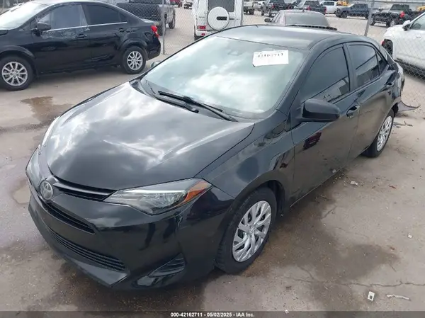 5YFBURHE9KP901622 2019 TOYOTA COROLLA - Image 2