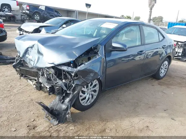 5YFBURHE9KP903726 2019 TOYOTA COROLLA - Image 2