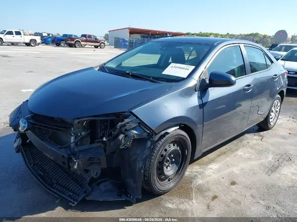 5YFBURHE9KP905654 2019 TOYOTA COROLLA - Image 2