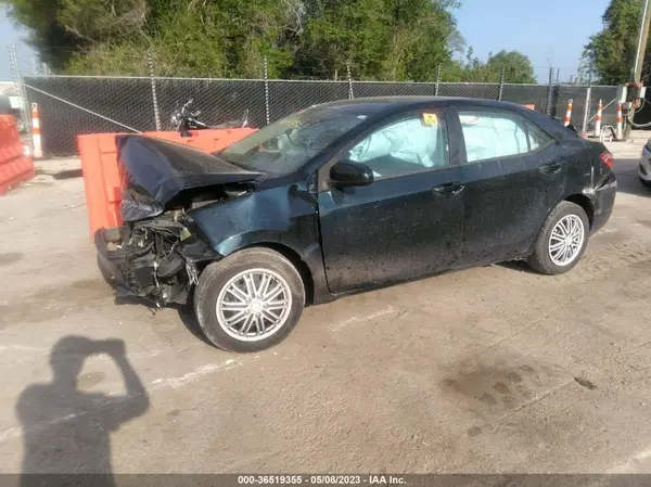 5YFBURHE9KP907727 2019 TOYOTA COROLLA - Image 2