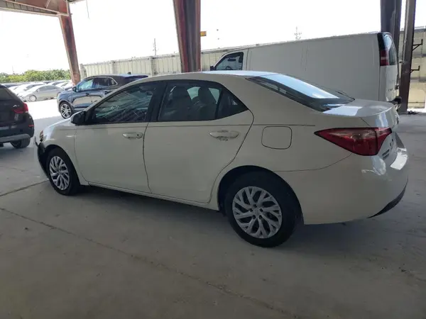 5YFBURHE9KP910210 2019 TOYOTA COROLLA - Image 2