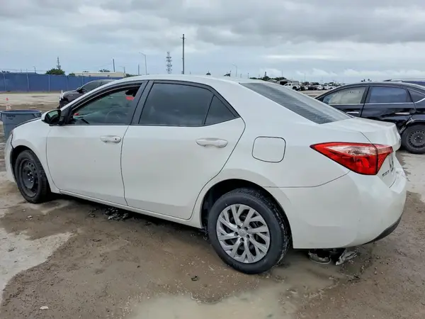 5YFBURHE9KP914841 2019 TOYOTA COROLLA - Image 2
