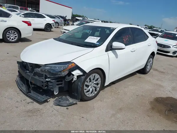 5YFBURHE9KP916895 2019 TOYOTA COROLLA - Image 2