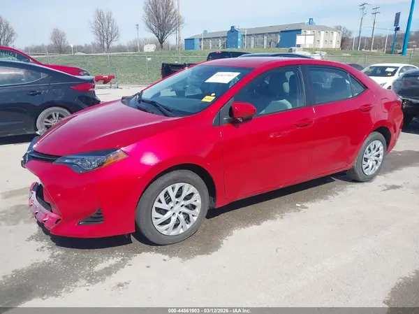 5YFBURHE9KP918243 2019 TOYOTA COROLLA - Image 2