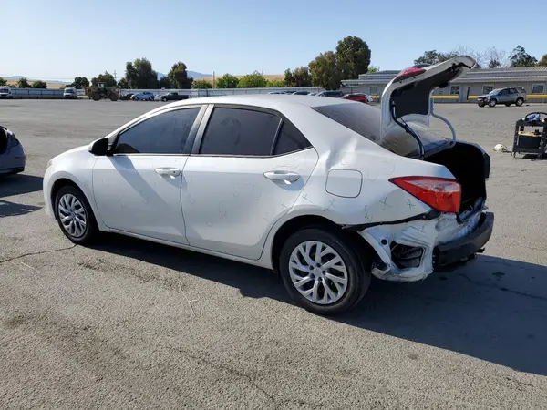 5YFBURHE9KP919473 2019 TOYOTA COROLLA - Image 2