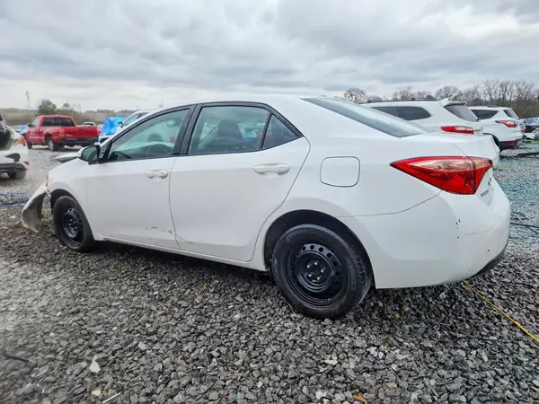 5YFBURHE9KP920154 2019 TOYOTA COROLLA - Image 2