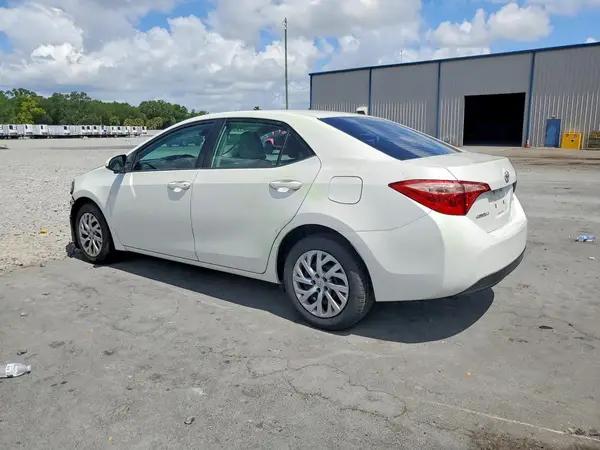 5YFBURHE9KP921868 2019 TOYOTA COROLLA - Image 2