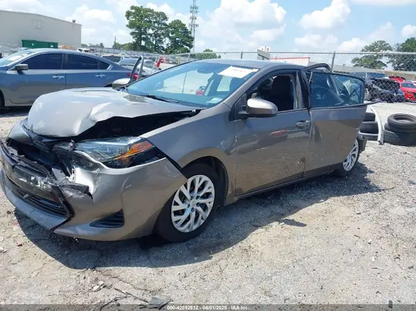 5YFBURHE9KP923698 2019 TOYOTA COROLLA - Image 2