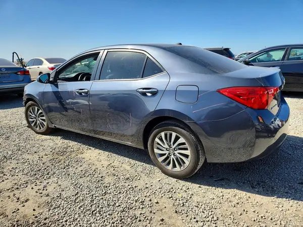 5YFBURHE9KP923863 2019 TOYOTA COROLLA - Image 2