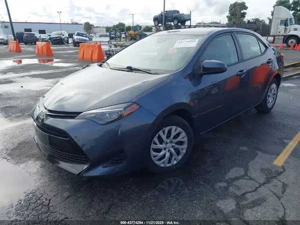 5YFBURHE9KP924916 2019 TOYOTA COROLLA - Image 2