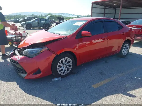 5YFBURHE9KP928755 2019 TOYOTA COROLLA - Image 2