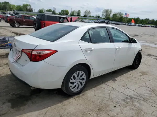 5YFBURHE9KP932403 2019 TOYOTA COROLLA - Image 2