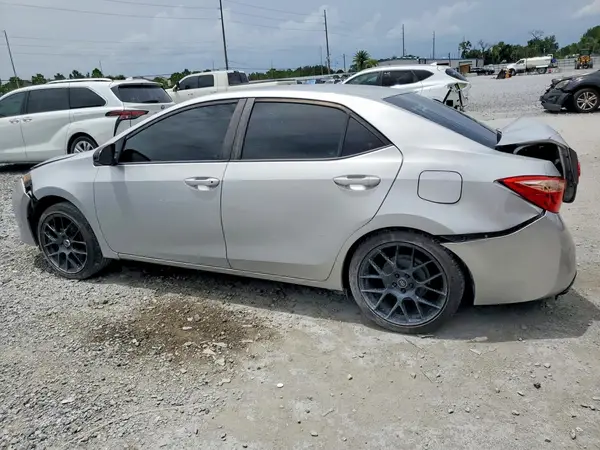 5YFBURHE9KP932739 2019 TOYOTA COROLLA - Image 2
