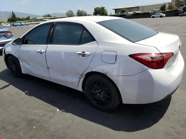 5YFBURHE9KP936967 2019 TOYOTA COROLLA - Image 2