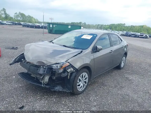 5YFBURHE9KP937651 2019 TOYOTA COROLLA - Image 2