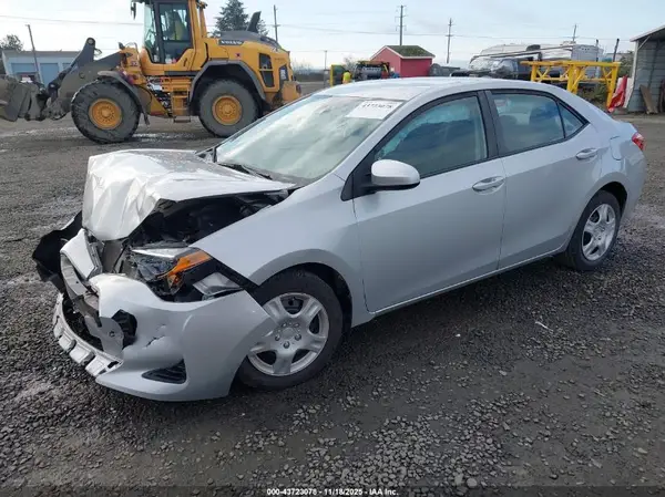 5YFBURHE9KP938699 2019 TOYOTA COROLLA - Image 2