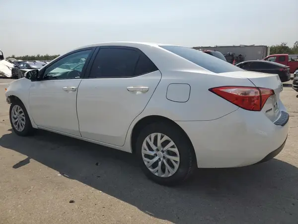5YFBURHE9KP938993 2019 TOYOTA COROLLA - Image 2