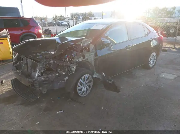 5YFBURHE9KP939125 2019 TOYOTA COROLLA - Image 2