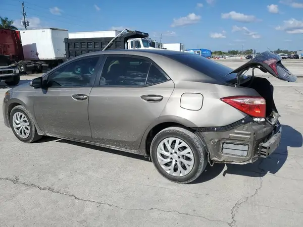 5YFBURHE9KP939223 2019 TOYOTA COROLLA - Image 2