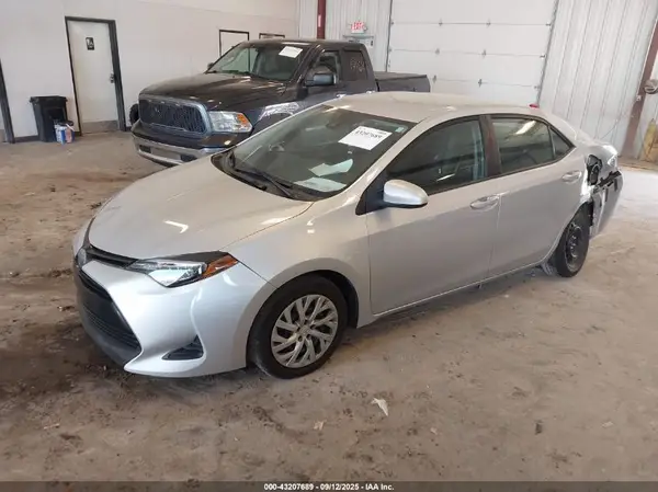 5YFBURHE9KP940436 2019 TOYOTA COROLLA - Image 2