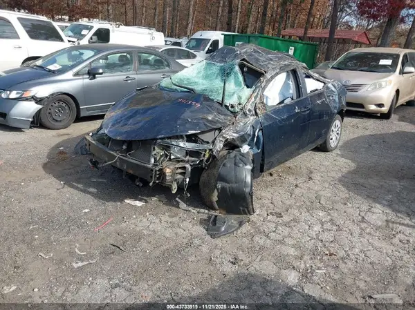 5YFBURHE9KP941859 2019 TOYOTA COROLLA - Image 2