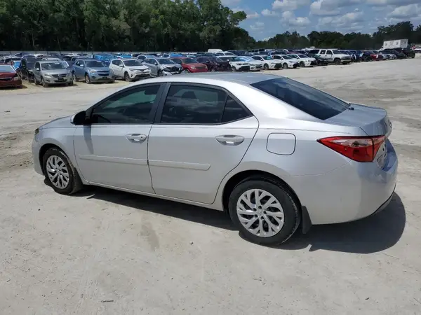 5YFBURHE9KP942395 2019 TOYOTA COROLLA - Image 2