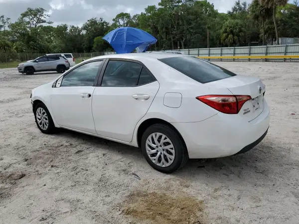 5YFBURHE9KP942929 2019 TOYOTA COROLLA - Image 2